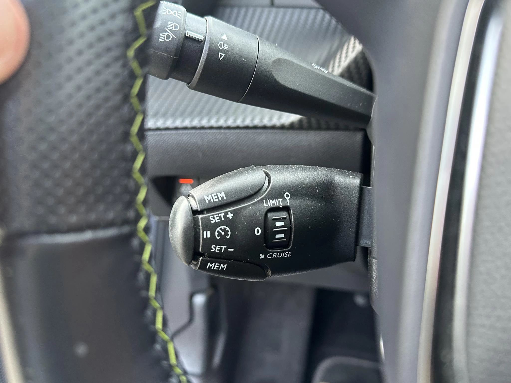 Hoofdafbeelding Peugeot e-208