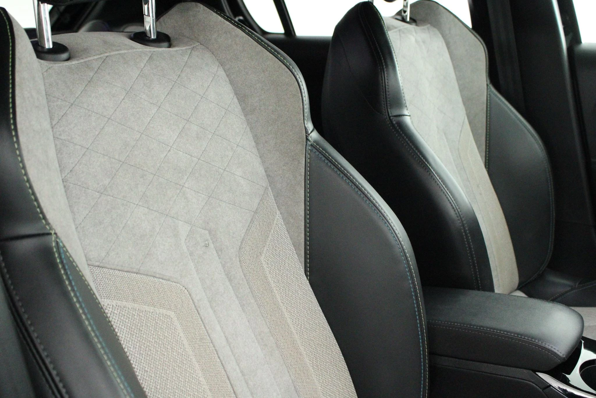 Hoofdafbeelding Peugeot e-208