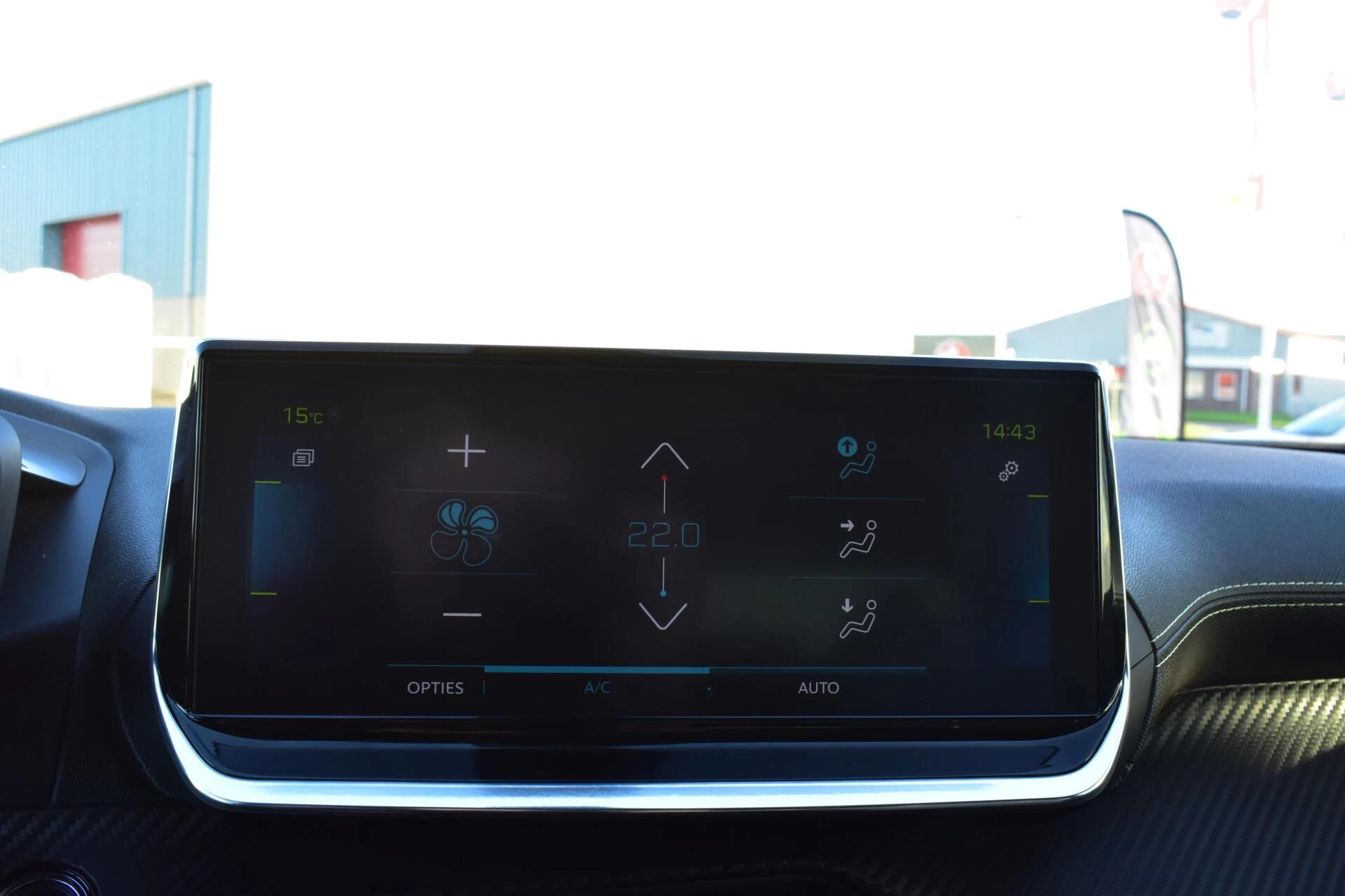 Hoofdafbeelding Peugeot e-2008