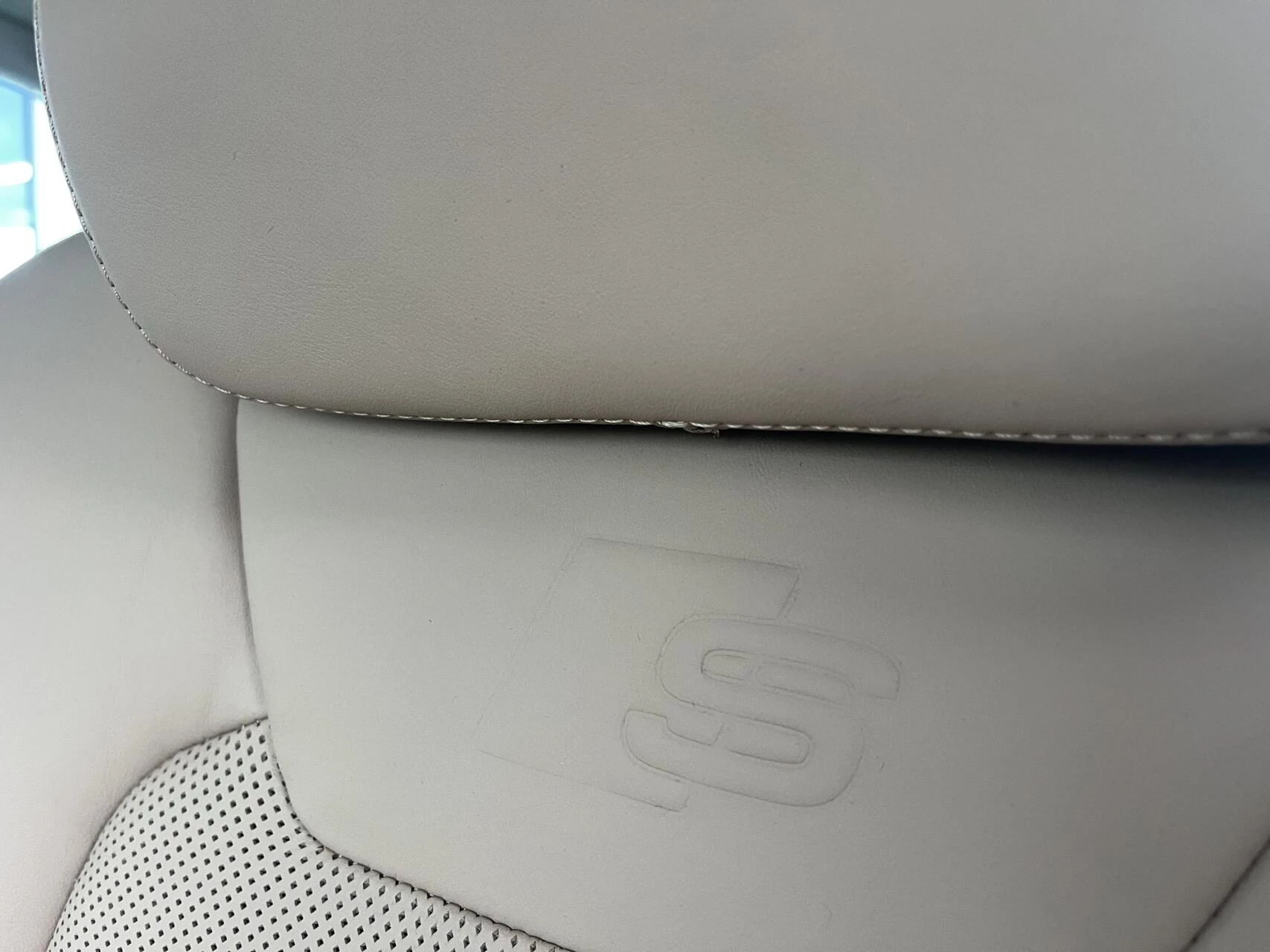 Hoofdafbeelding Audi A8