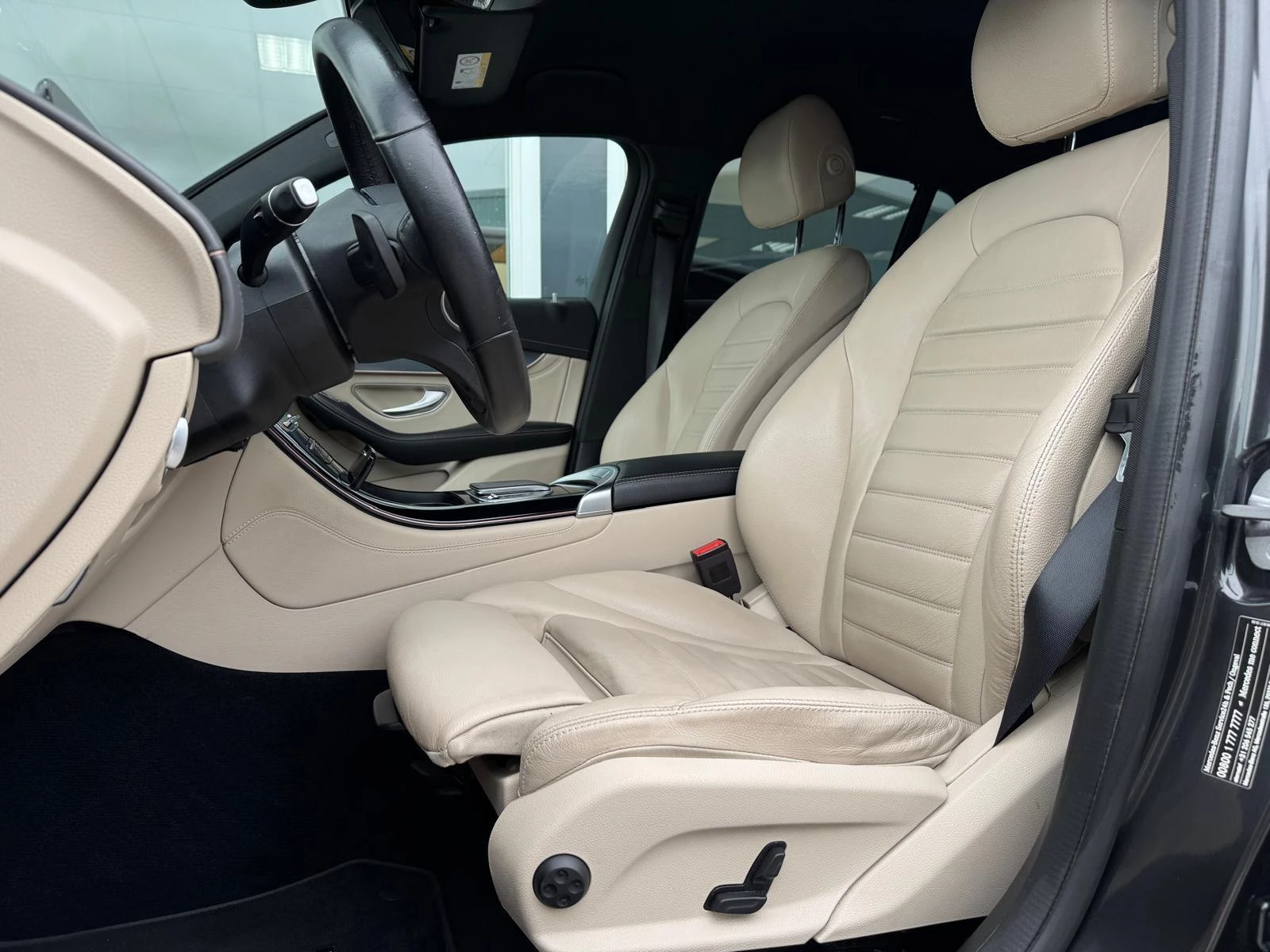 Hoofdafbeelding Mercedes-Benz EQC