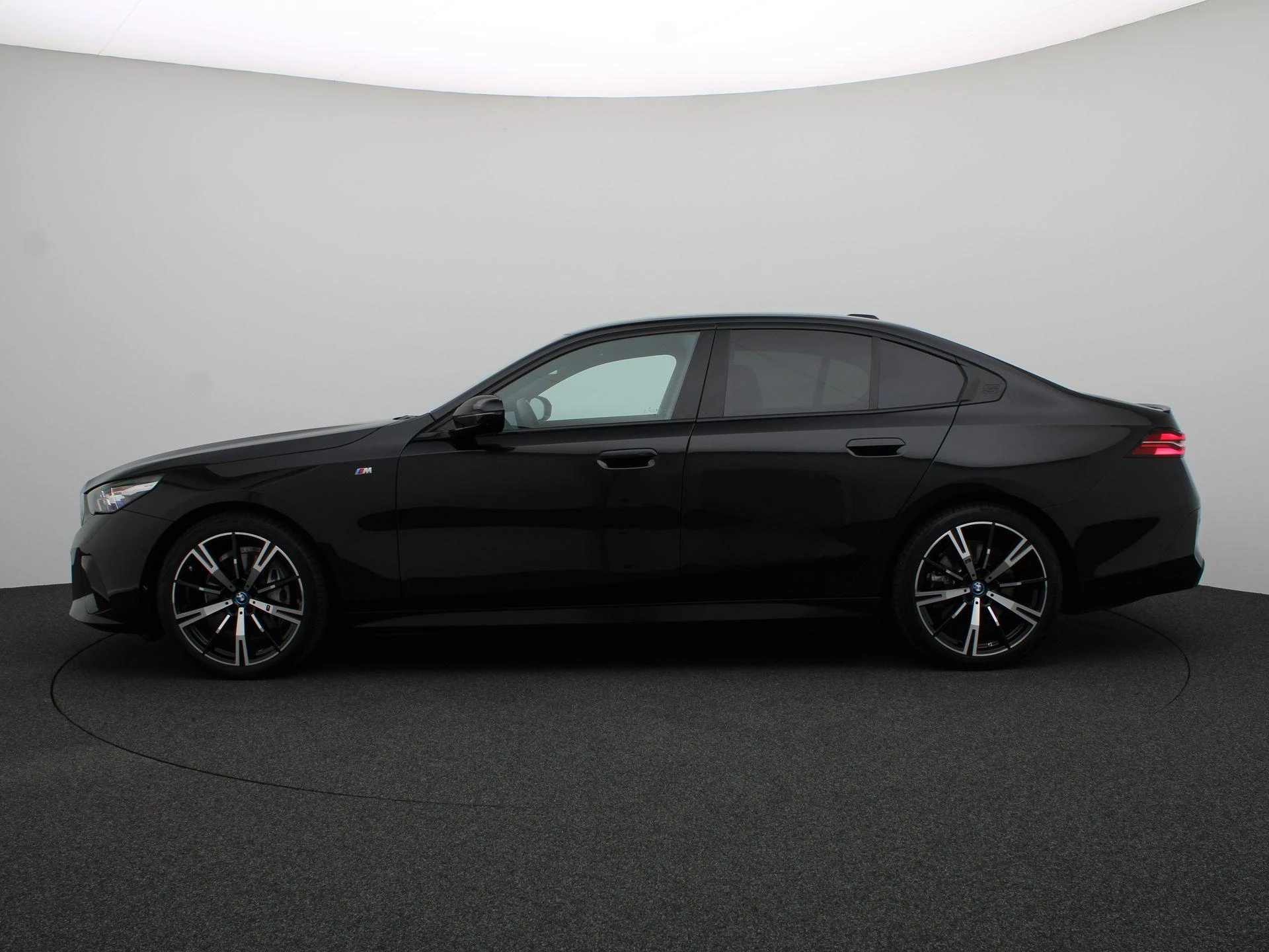 Hoofdafbeelding BMW i5