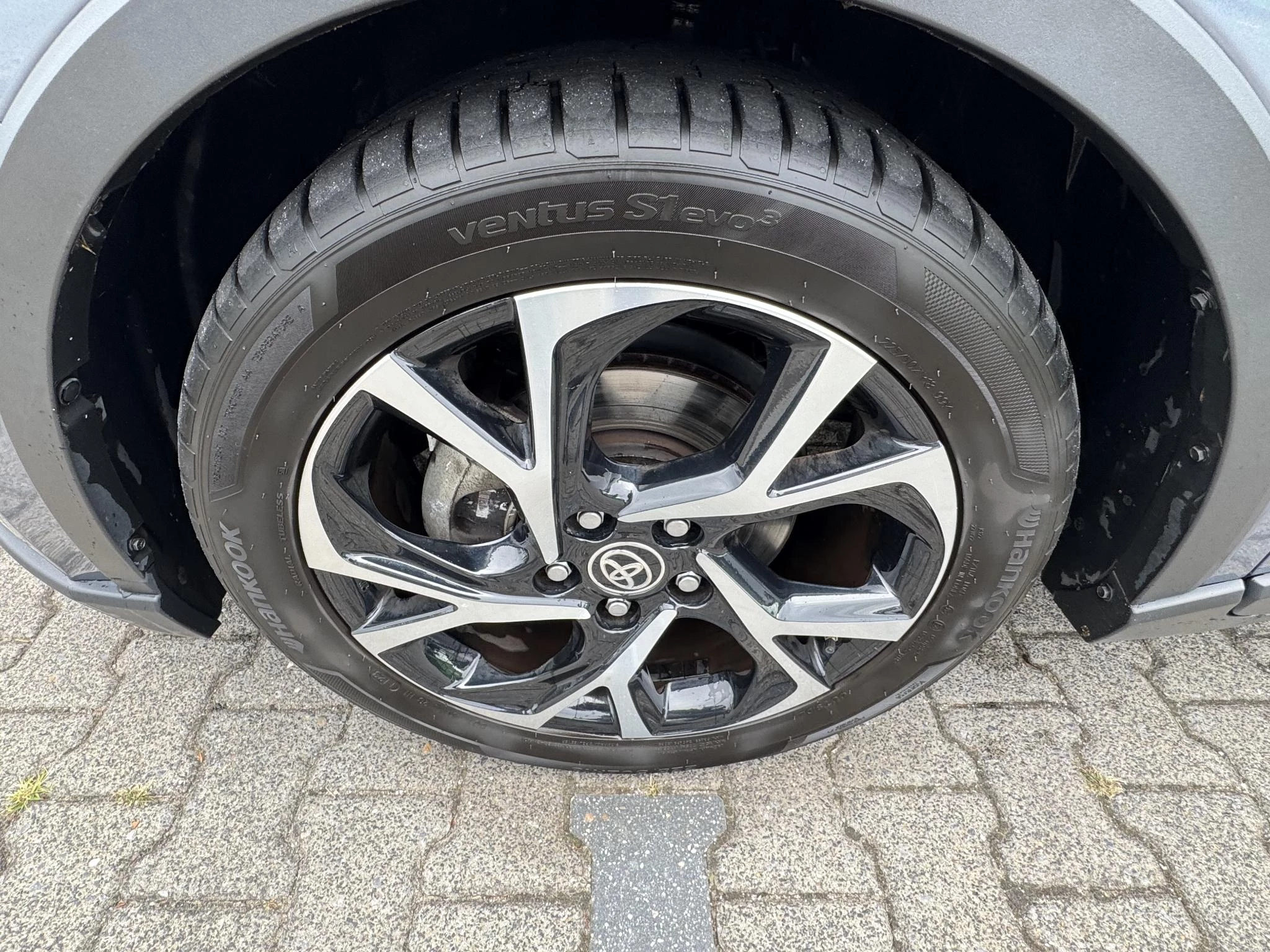 Hoofdafbeelding Toyota C-HR