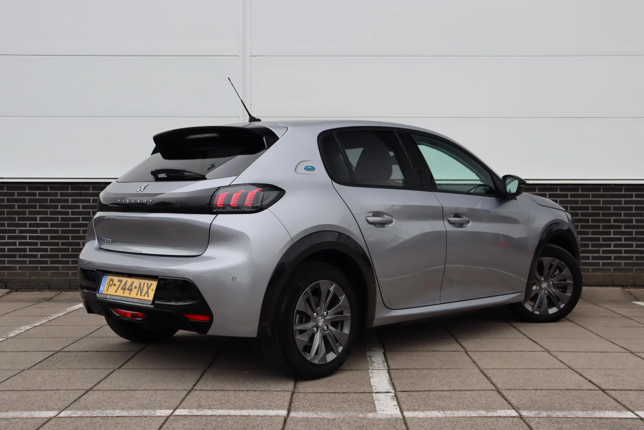 Hoofdafbeelding Peugeot e-208