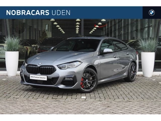 BMW 2 Serie Gran Coupé 218i High executive M Sport Automaat / Panoramadak / Sportstoelen / Stoelverwarming / Adaptieve LED / Cruise Control / Parking Assistant / Verwarmd stuurwiel