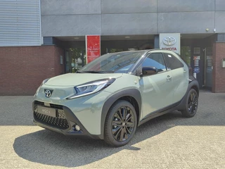 Toyota Aygo X PREMIUM AUTOMAAT NIEUW DIRECT LEVERBAAR! JBL-AUDIO STOELVERW CAMERA PARK-SENSOREN KEYLESS 18'' LM-VELGEN APPLE/ANDROID PRIVACY GLASS