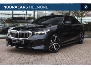 Hoofdafbeelding BMW 5 Serie BMW 5 Serie 530e M Sport Automaat / Trekhaak / Adaptieve LED / Parking Assistant Plus / Live Cockpit Professional / M Sportonderstel / Stoelverwarming