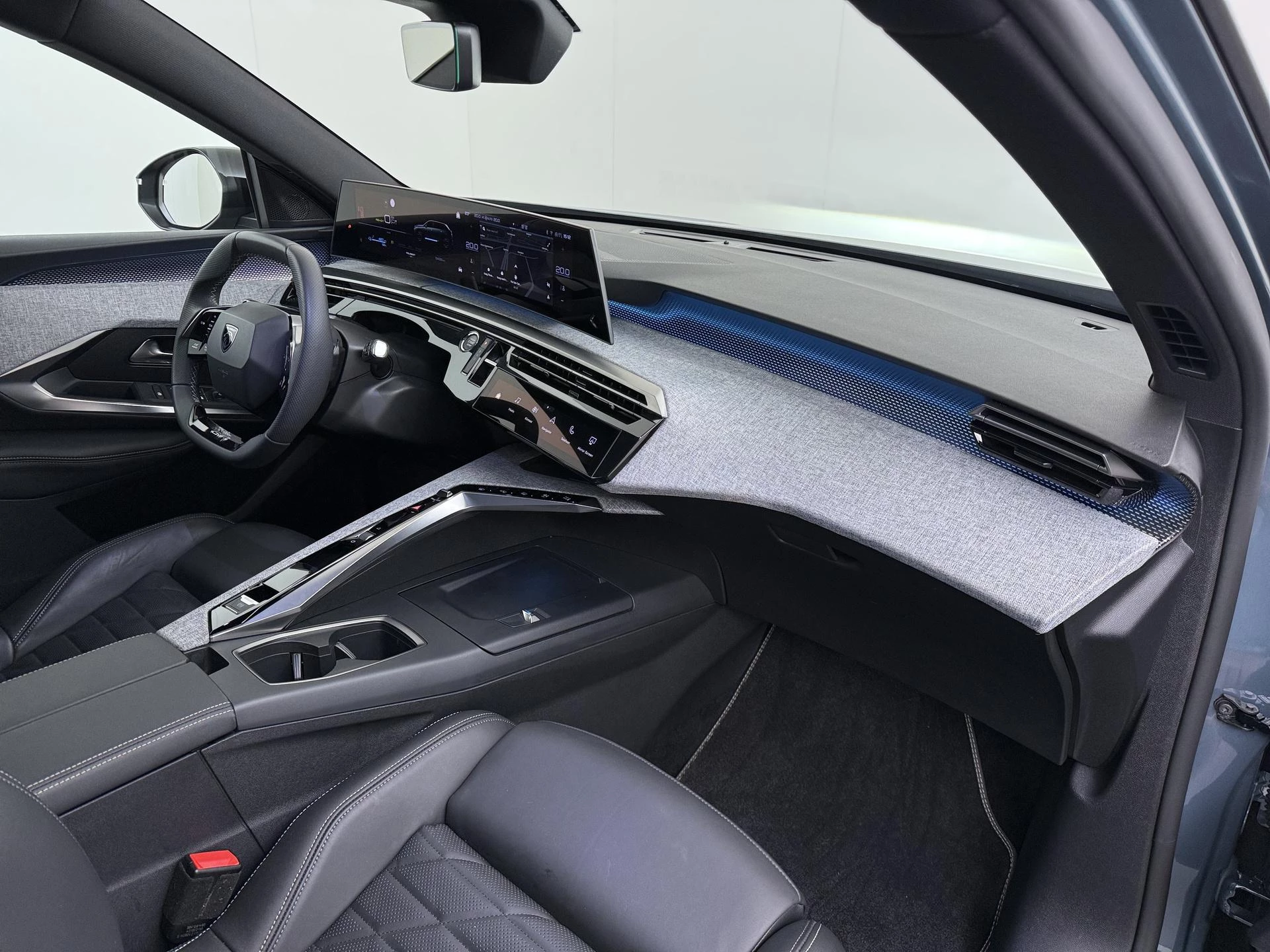 Hoofdafbeelding Peugeot e-5008