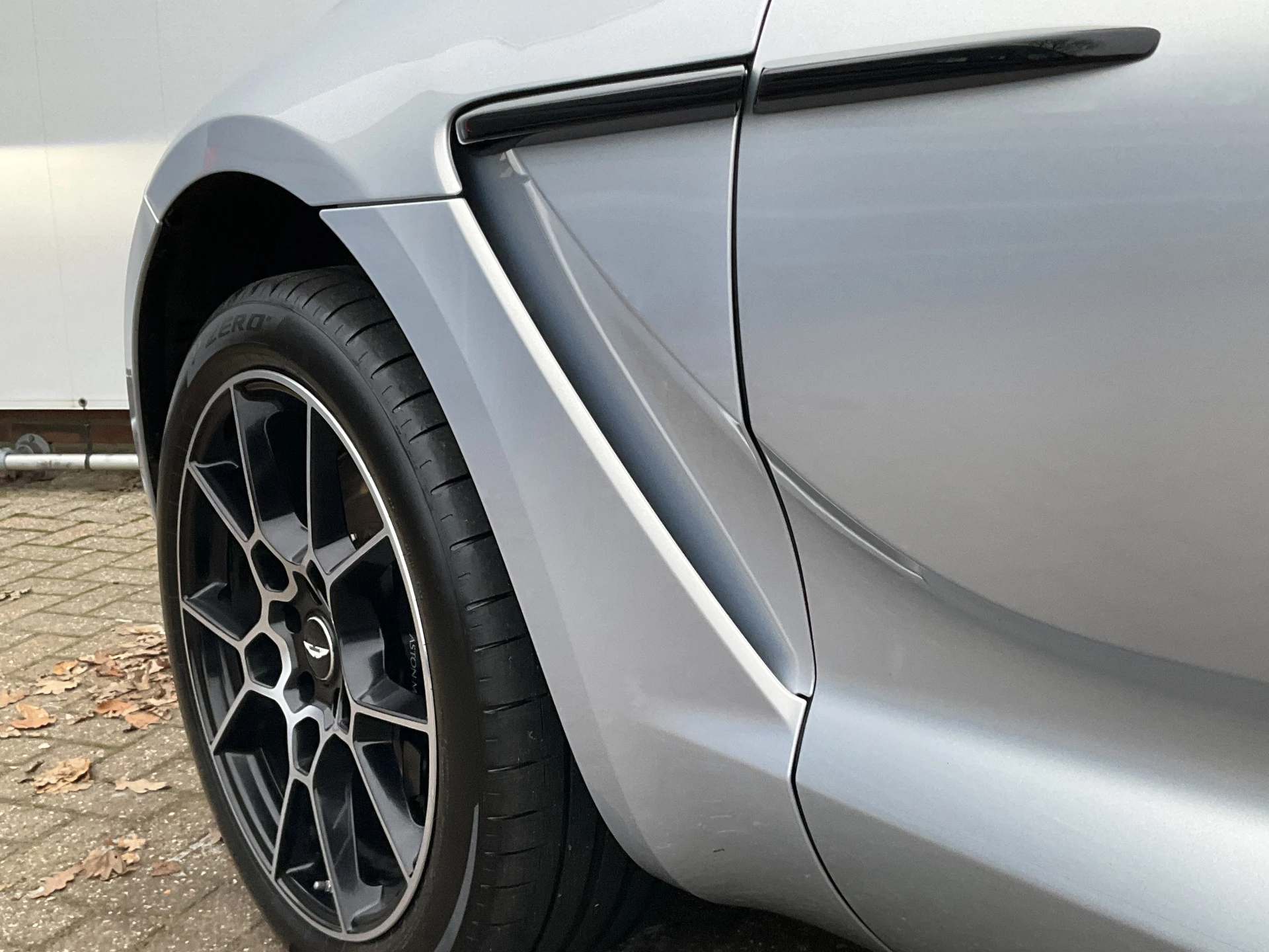 Hoofdafbeelding Aston Martin DBX