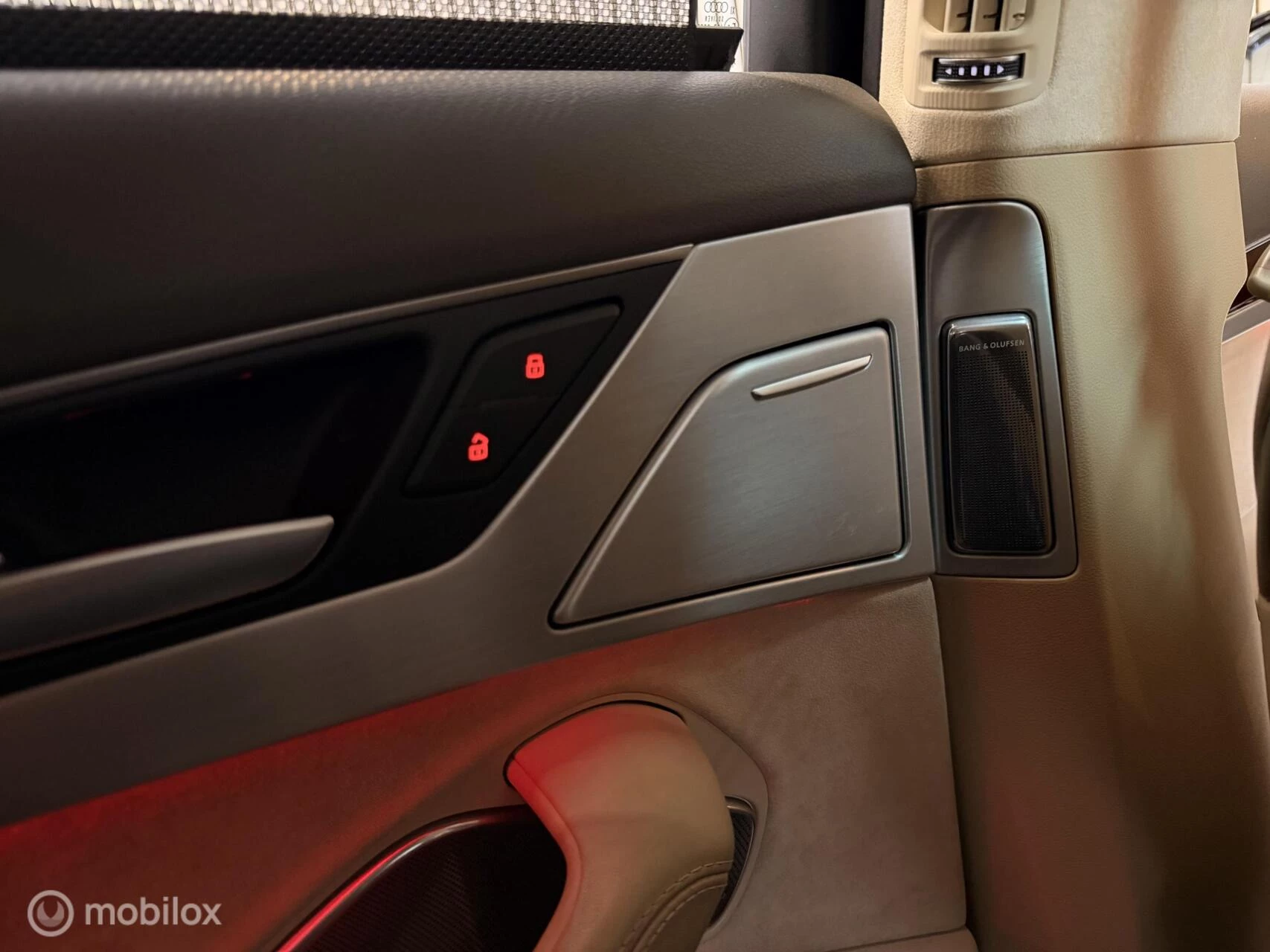 Hoofdafbeelding Audi A8