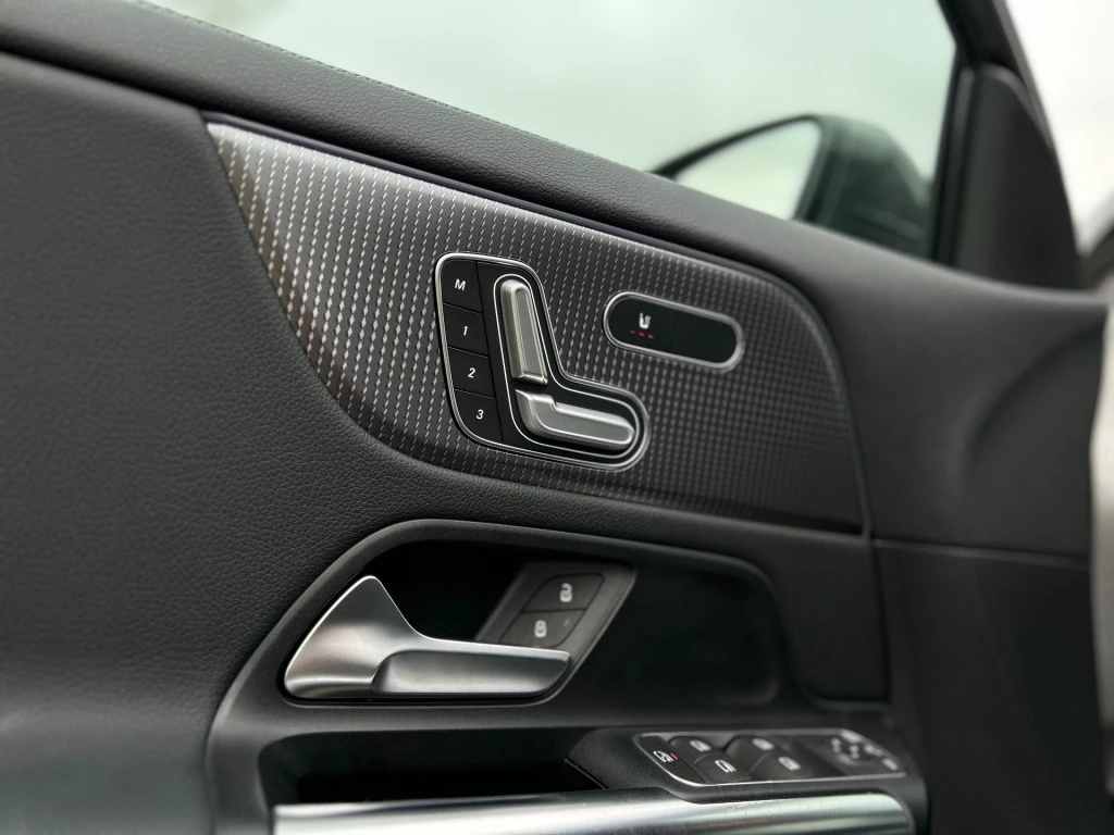 Hoofdafbeelding Mercedes-Benz EQA