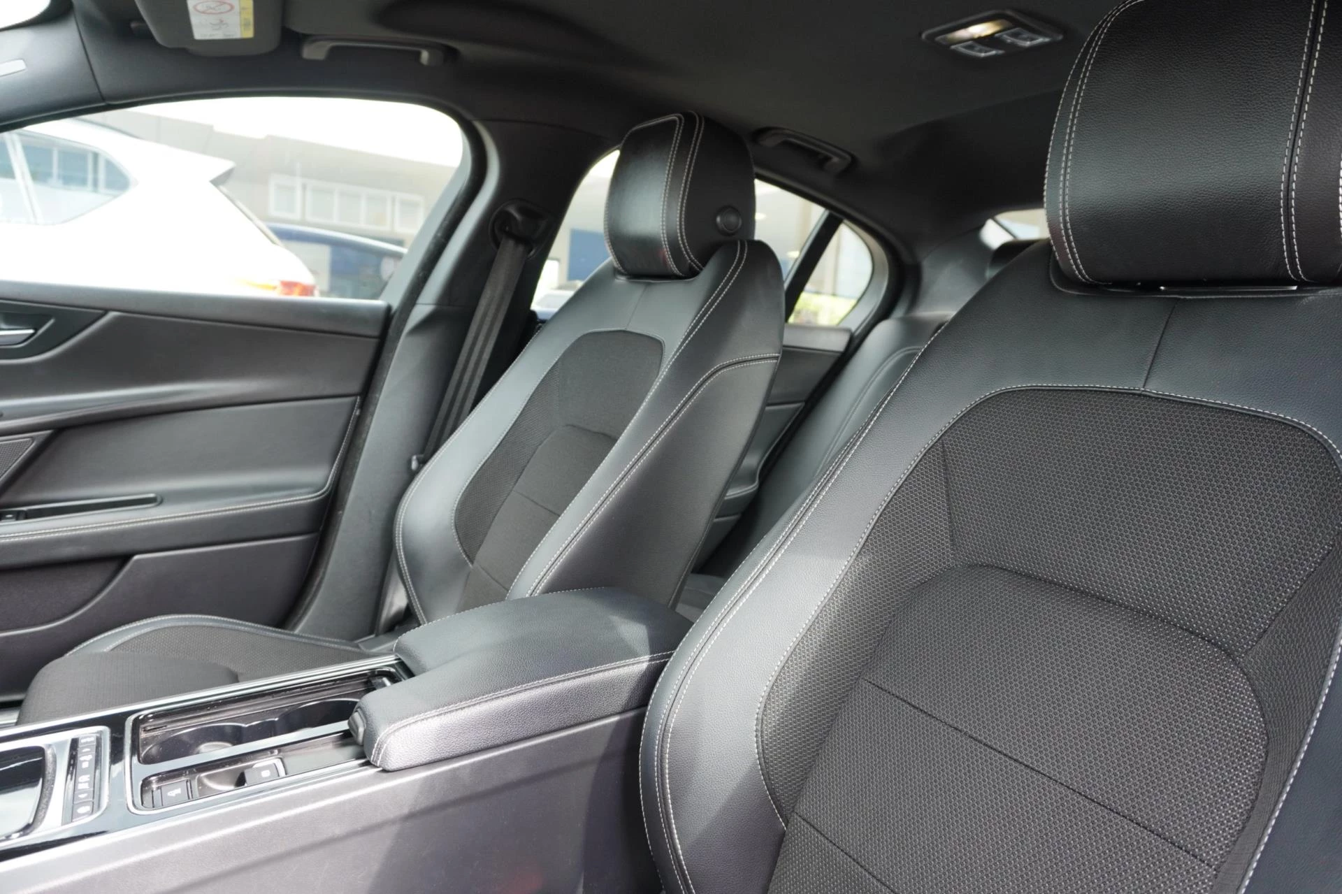 Hoofdafbeelding Jaguar XE