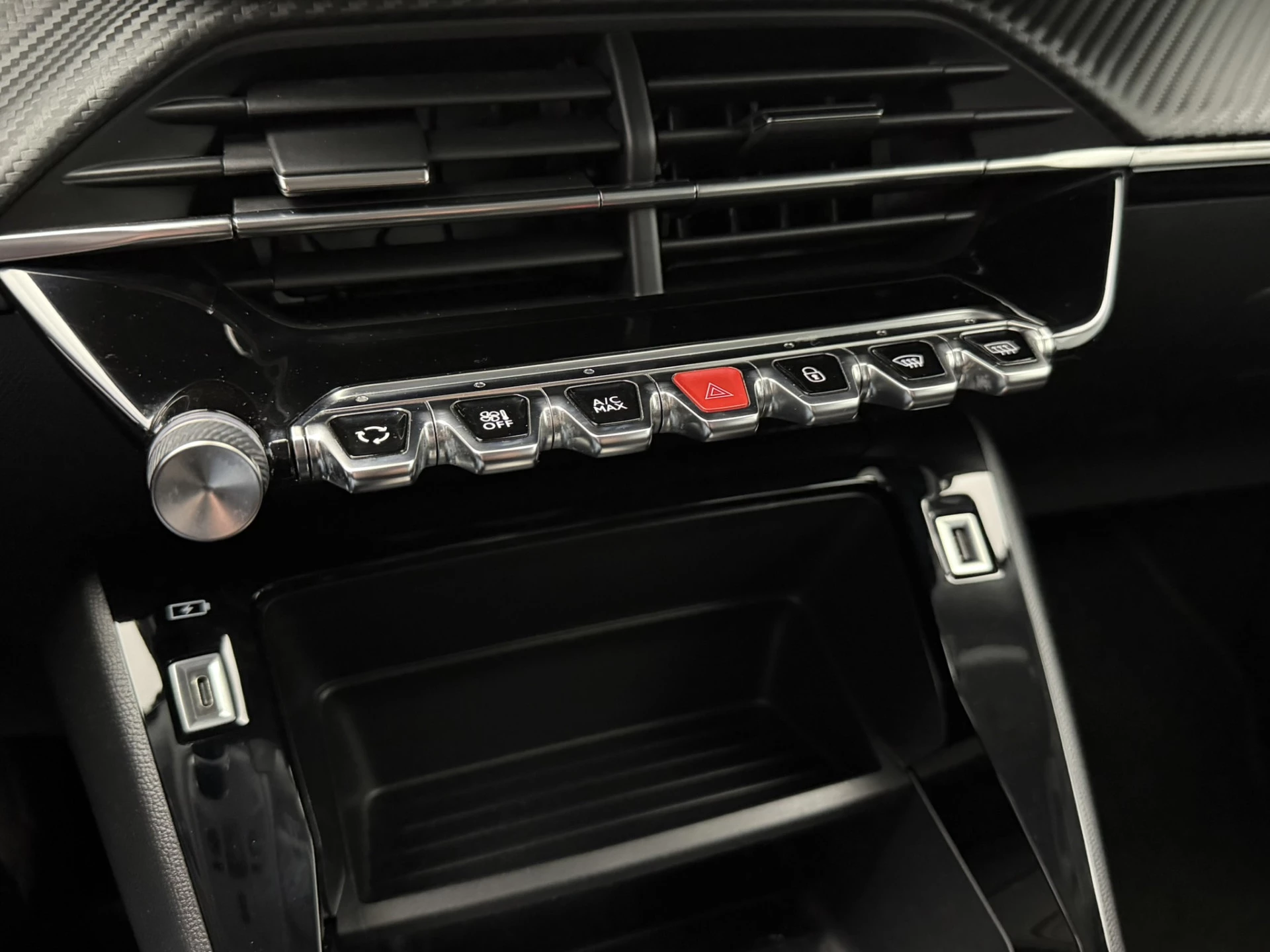 Hoofdafbeelding Peugeot e-2008