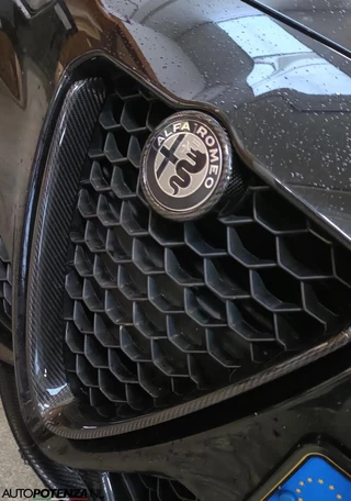 Alfa Romeo Giulia 2.0 T AWD Veloce Q4 360PK 19" carbon leder