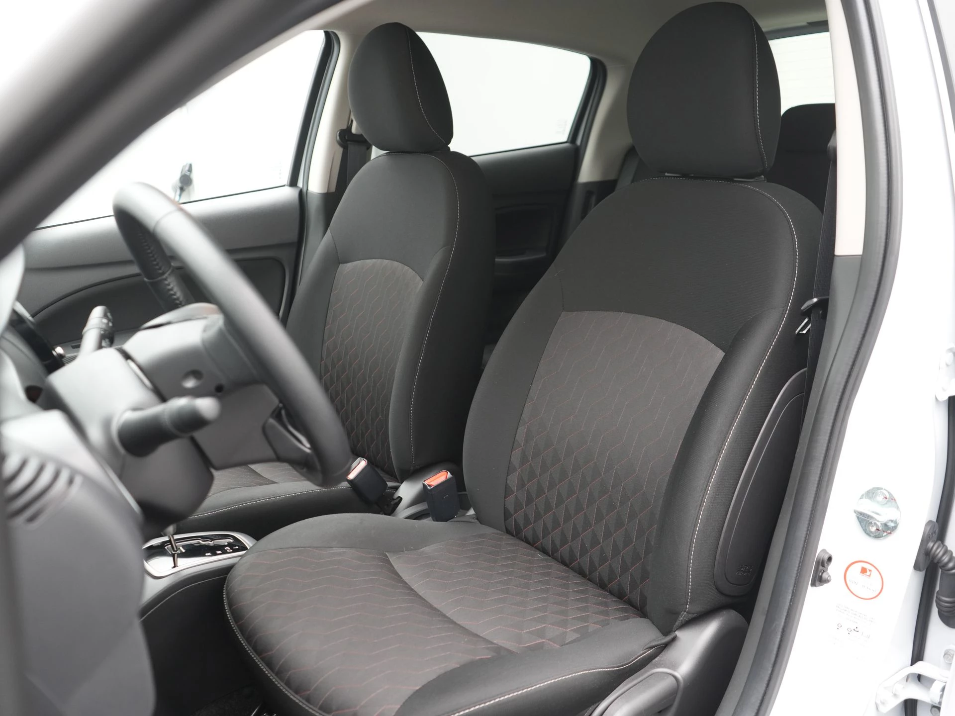 Hoofdafbeelding Mitsubishi Space Star