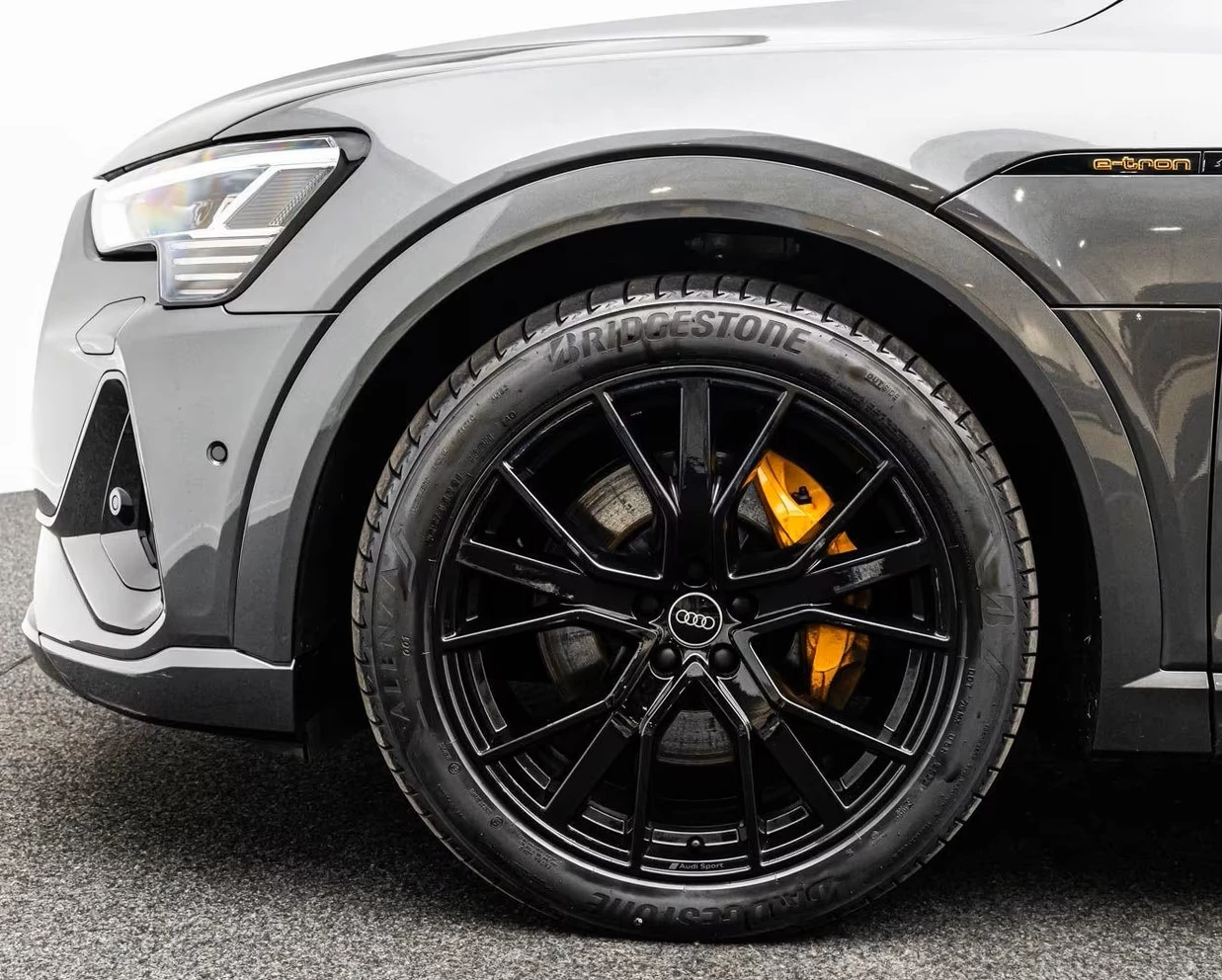 Hoofdafbeelding Audi e-tron