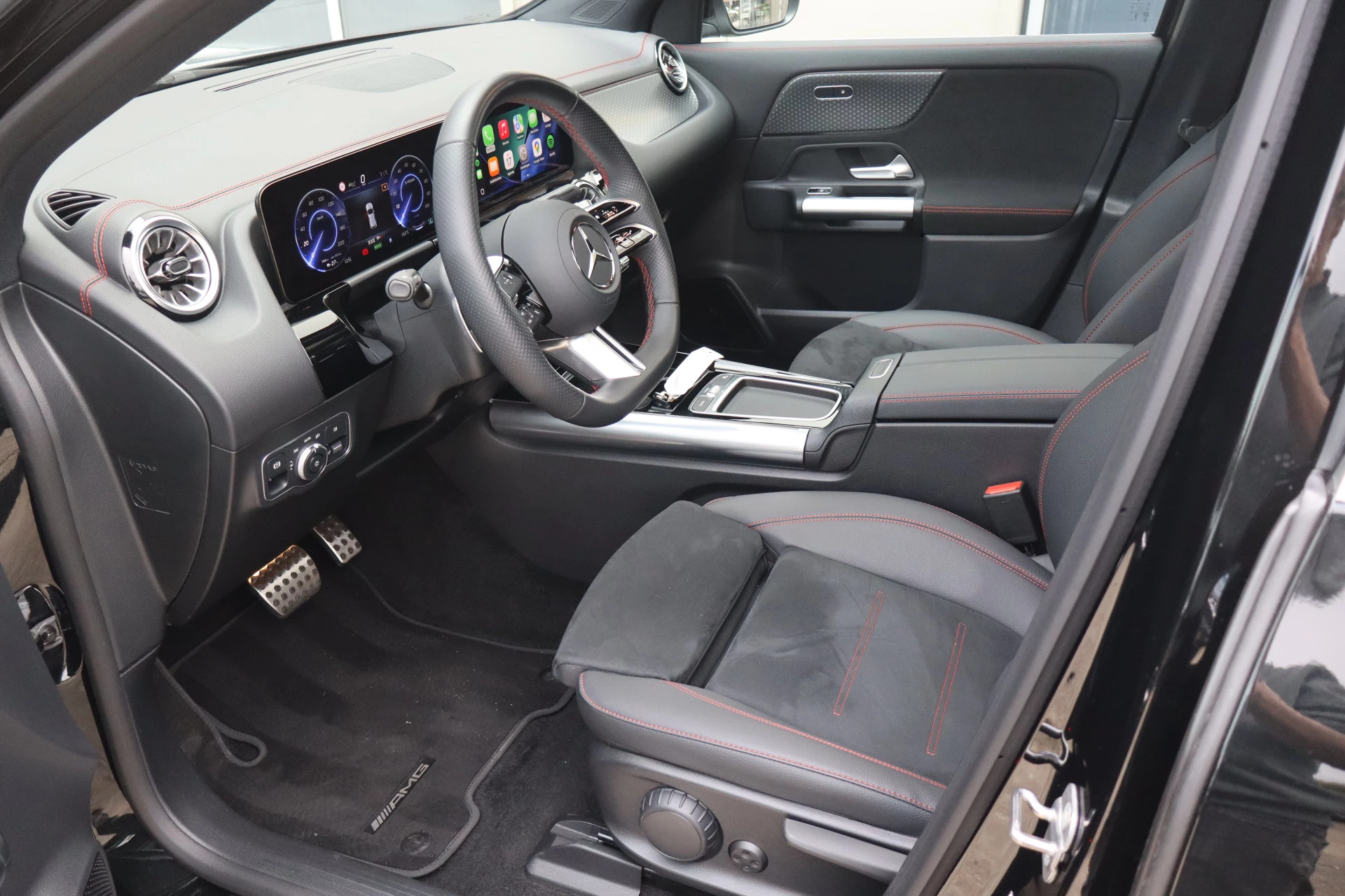 Hoofdafbeelding Mercedes-Benz EQA