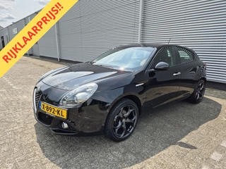 Hoofdafbeelding Alfa Romeo Giulietta Alfa Romeo Giulietta 1.4 Turbo airco,cruisecontrol,navigatie,parkeersensoren,