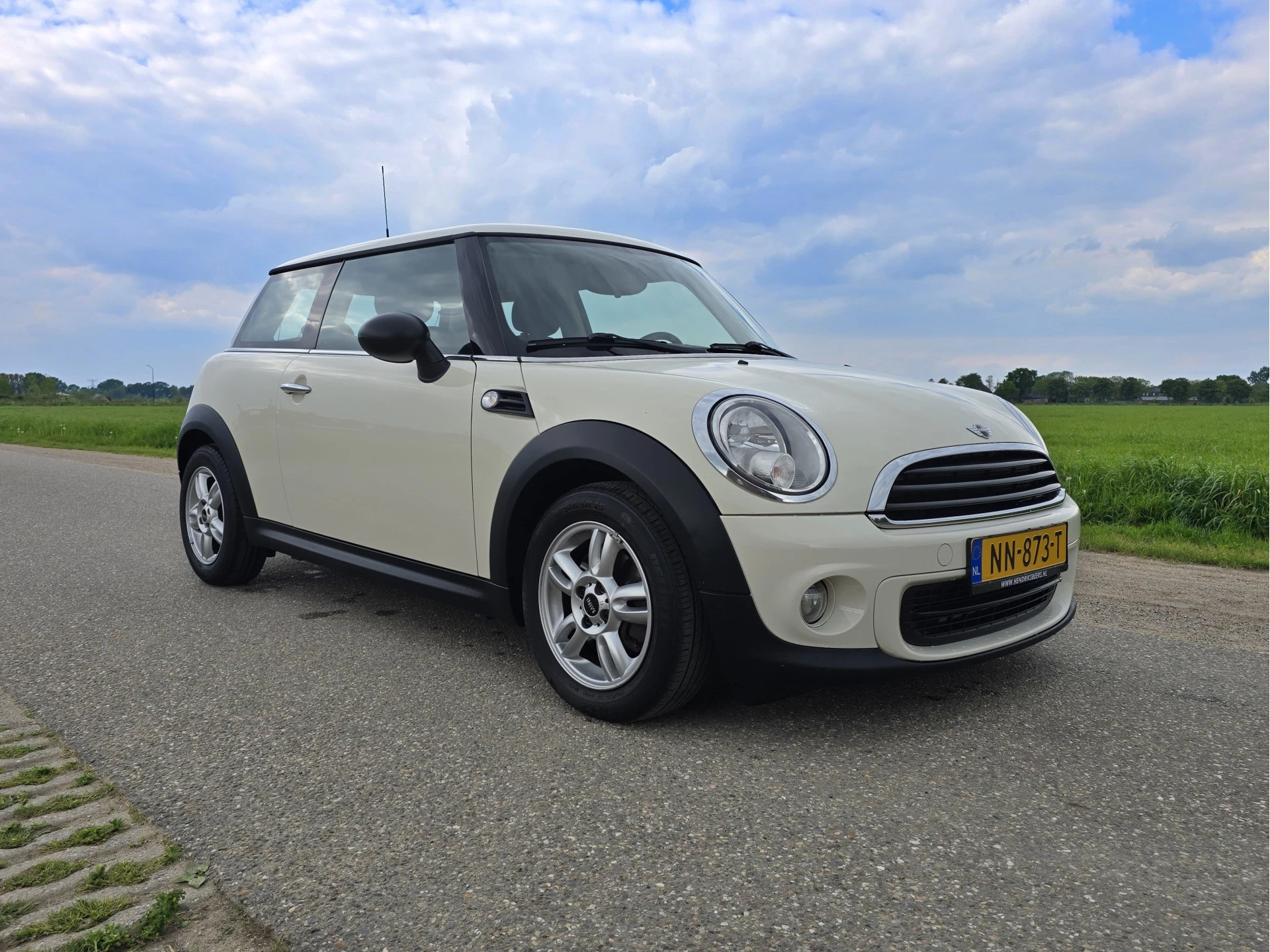 Hoofdafbeelding MINI One
