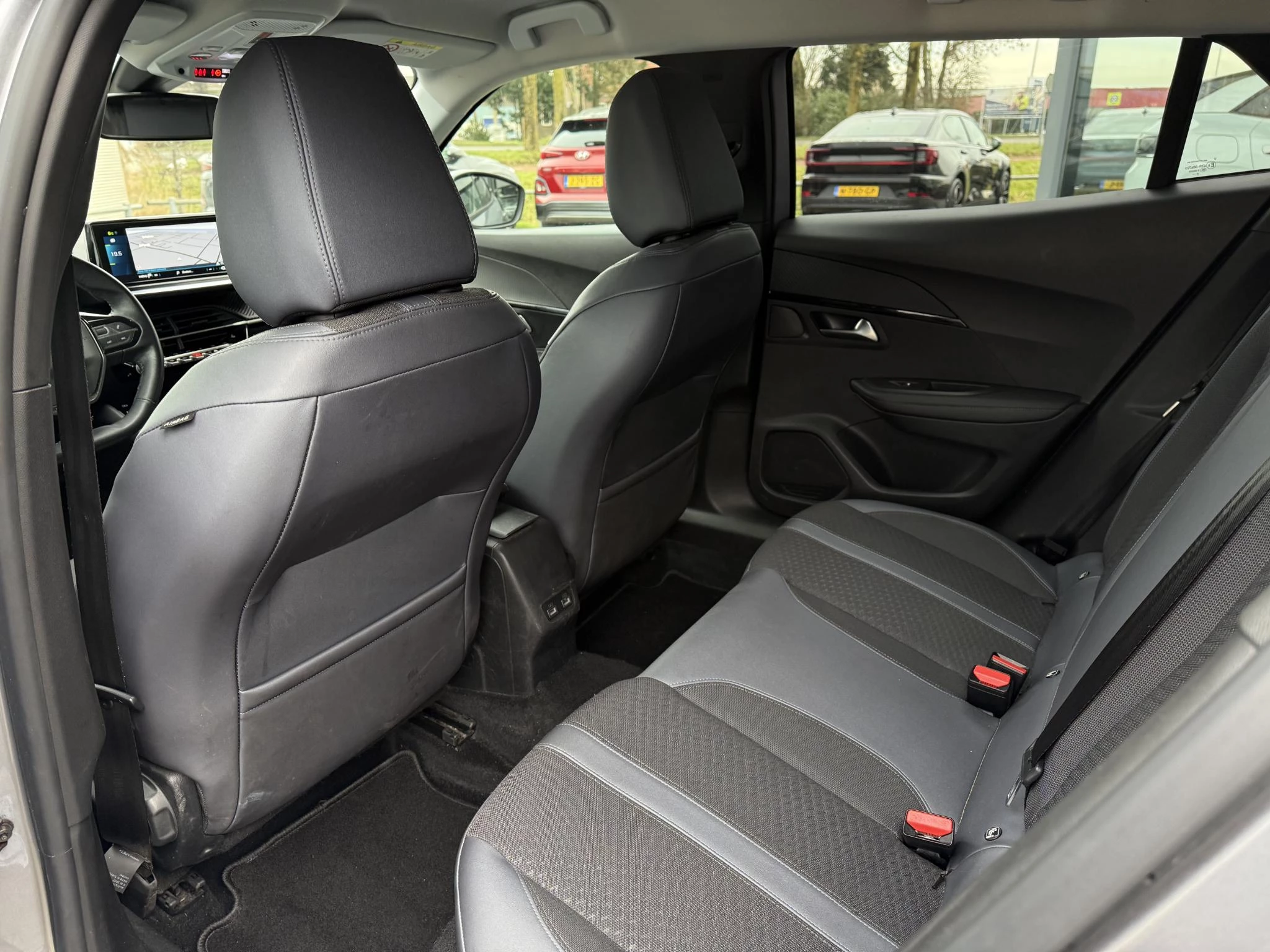 Hoofdafbeelding Peugeot e-2008