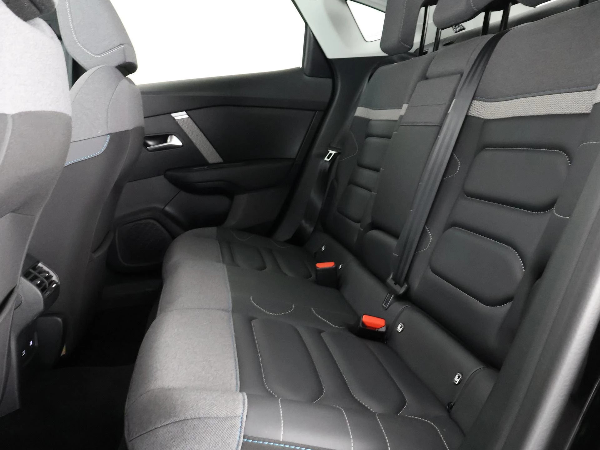 Hoofdafbeelding Citroën ë-C4 X