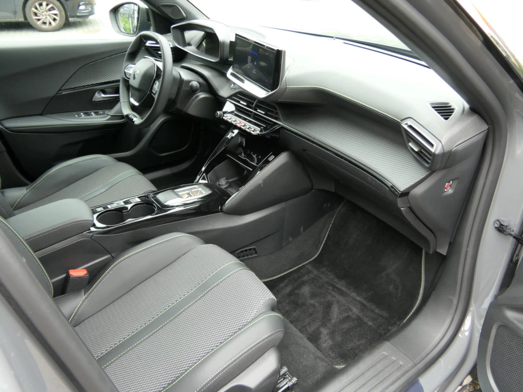 Hoofdafbeelding Peugeot e-2008