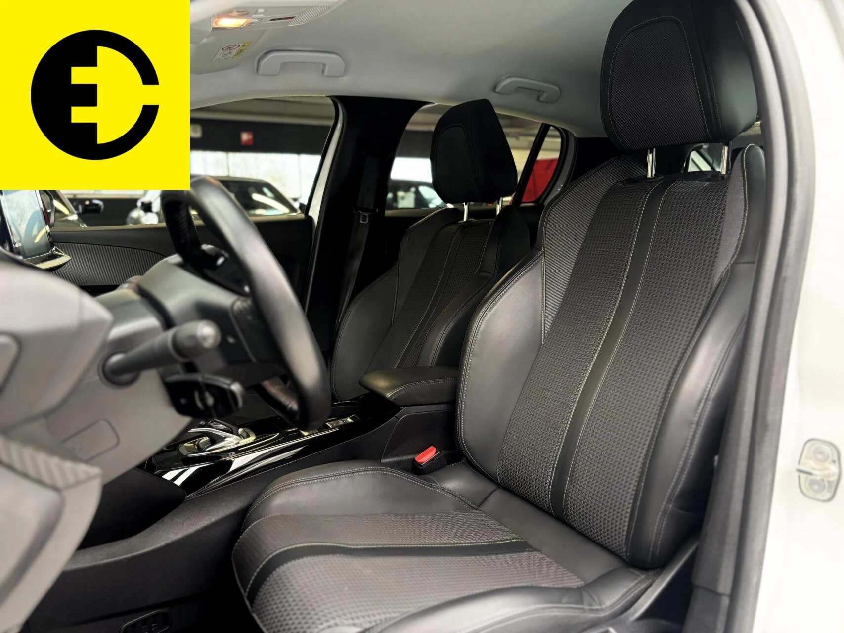 Hoofdafbeelding Peugeot e-208