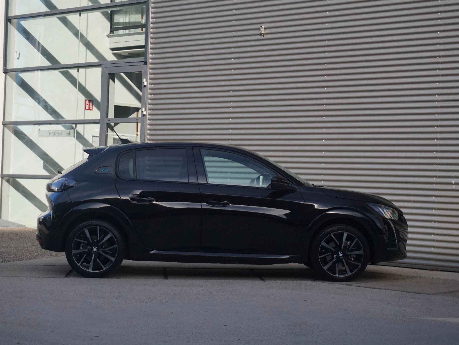Hoofdafbeelding Peugeot e-208