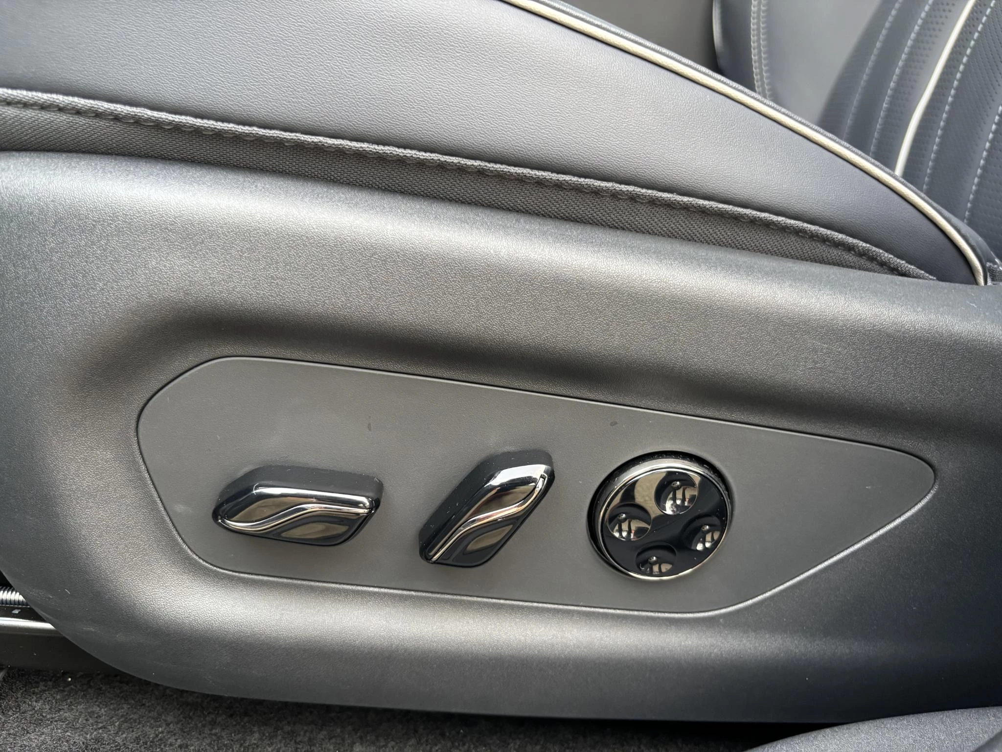 Hoofdafbeelding Voyah Courage