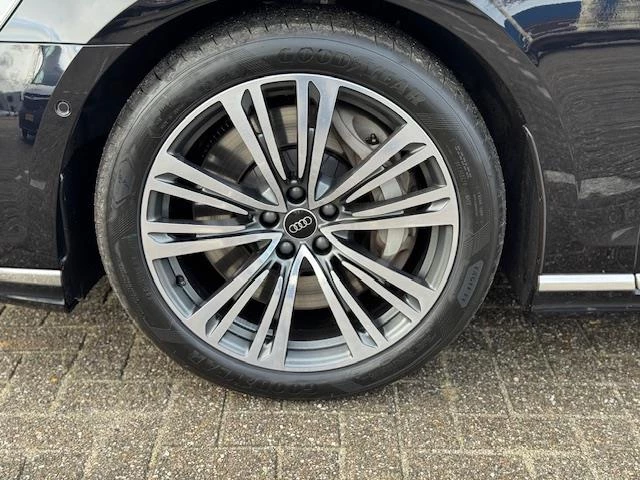 Hoofdafbeelding Audi A8