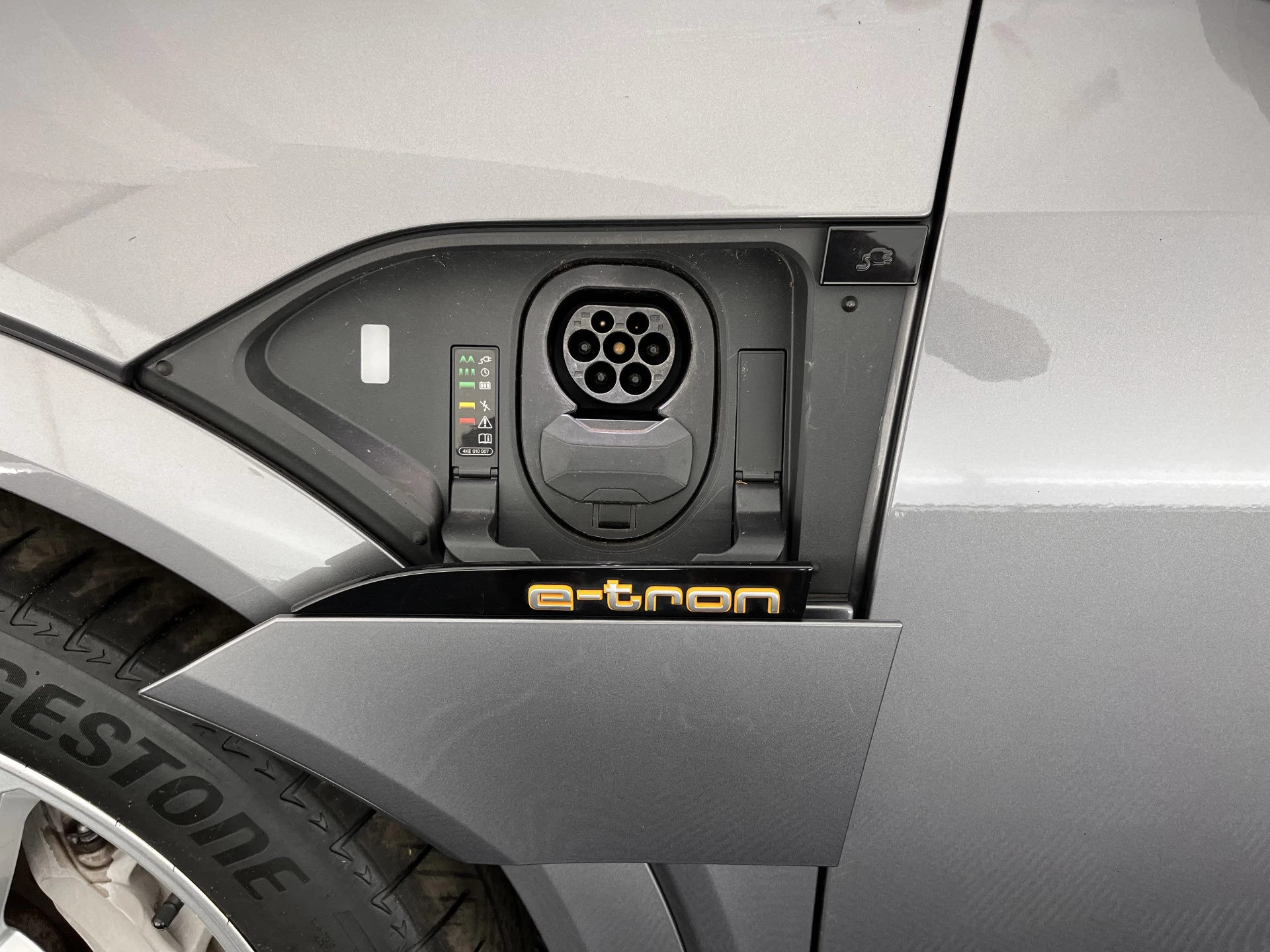 Hoofdafbeelding Audi e-tron