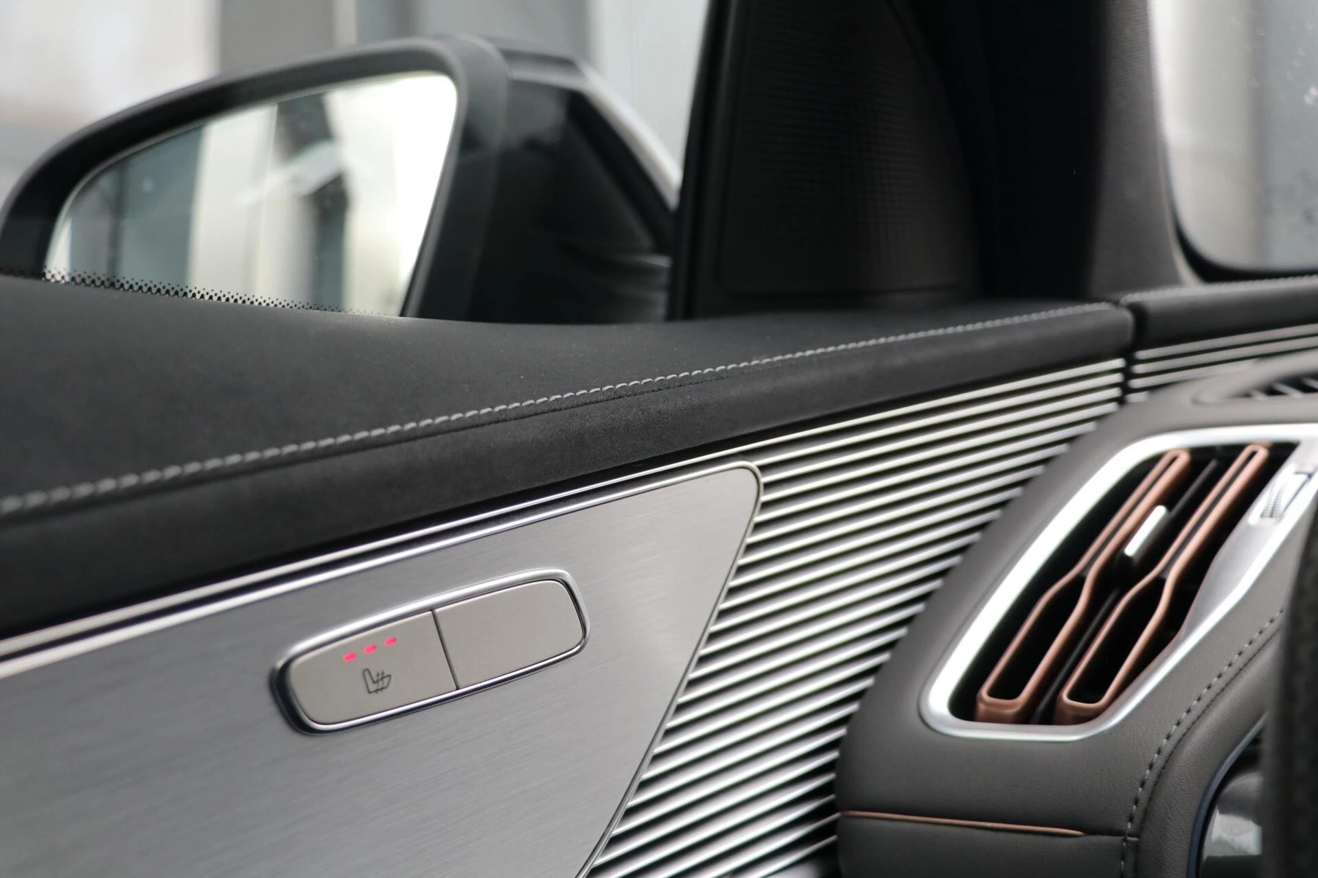 Hoofdafbeelding Mercedes-Benz EQC