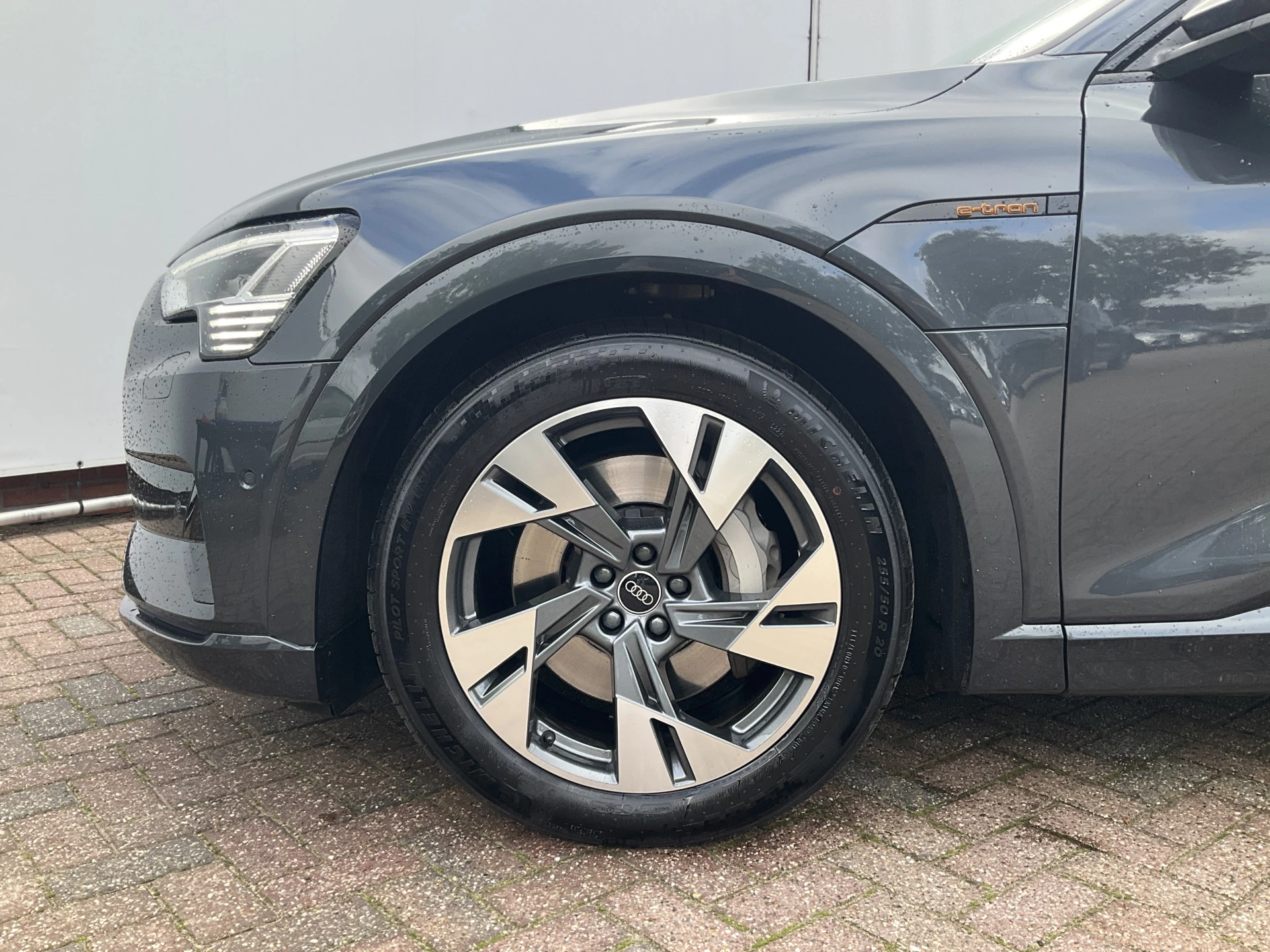Hoofdafbeelding Audi e-tron