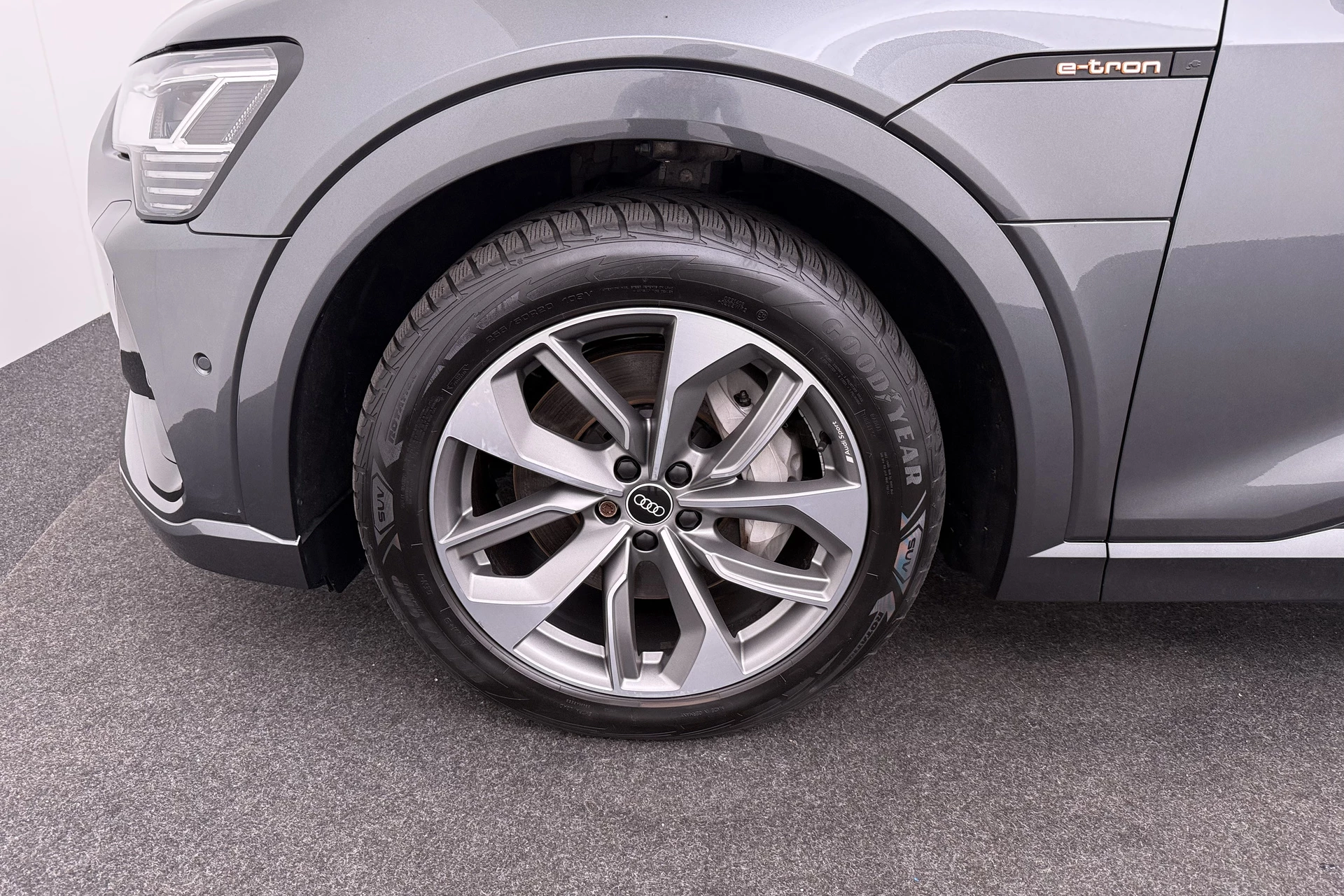 Hoofdafbeelding Audi e-tron