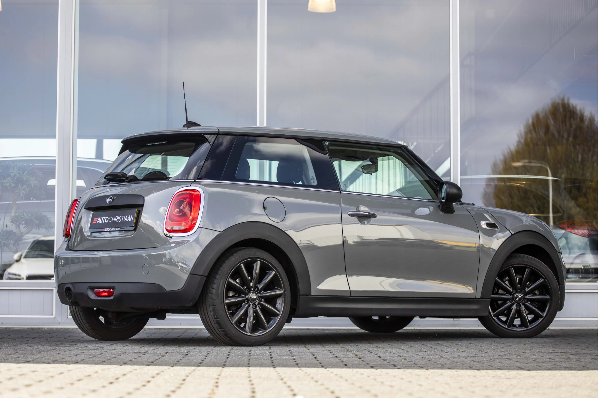 Hoofdafbeelding MINI One