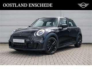 Hoofdafbeelding MINI Cooper MINI Cooper Hatchback JCW Automaat / Sportstoelen / Stoelverwarming / Achteruitrijcamera / LED / Adaptief onderstel / Head-Up / Cruise Control / Verwarmd stuurwiel