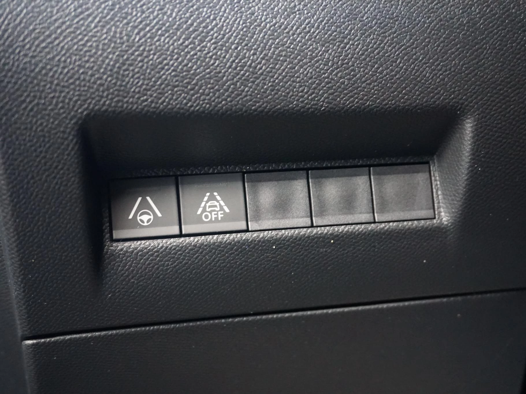 Hoofdafbeelding Peugeot e-2008