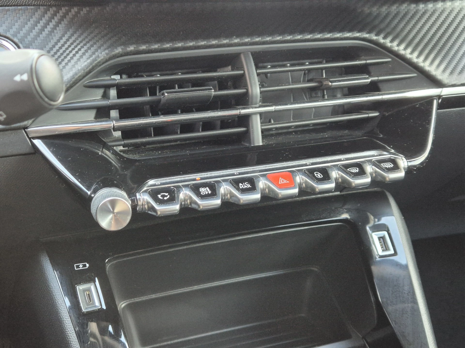 Hoofdafbeelding Peugeot e-2008