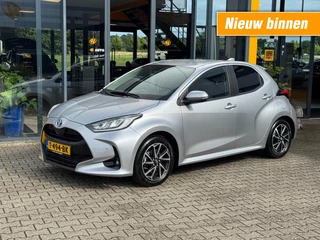 Toyota Yaris 1.5 Hybrid Dynamic - stoelverw - camera - sensoren voor-achter - trekhaak