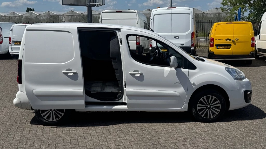 Hoofdafbeelding Peugeot Partner