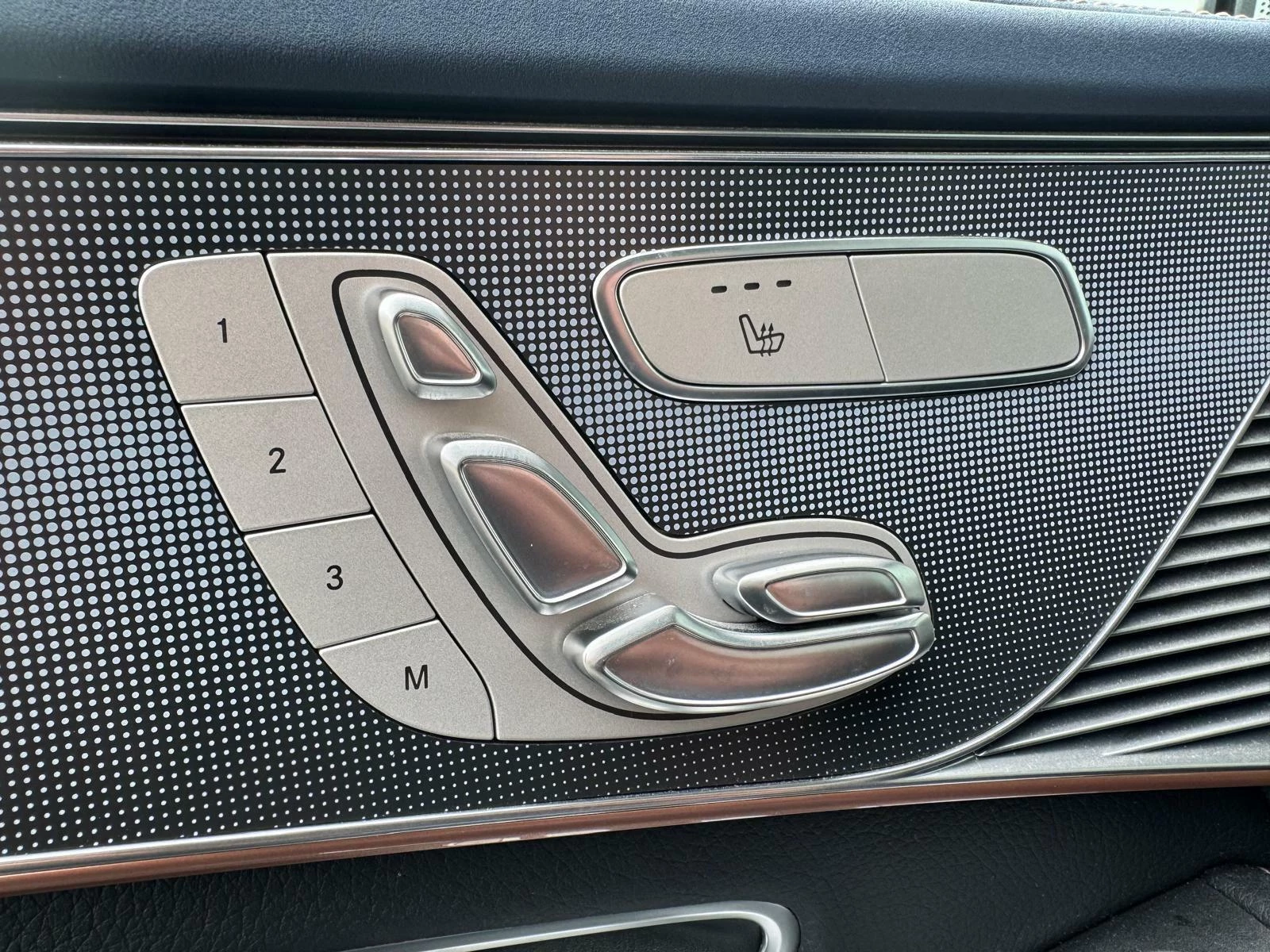 Hoofdafbeelding Mercedes-Benz EQC