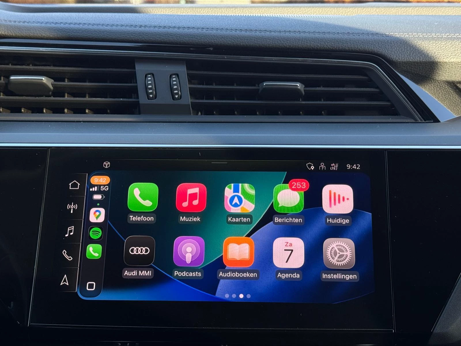 Hoofdafbeelding Audi e-tron