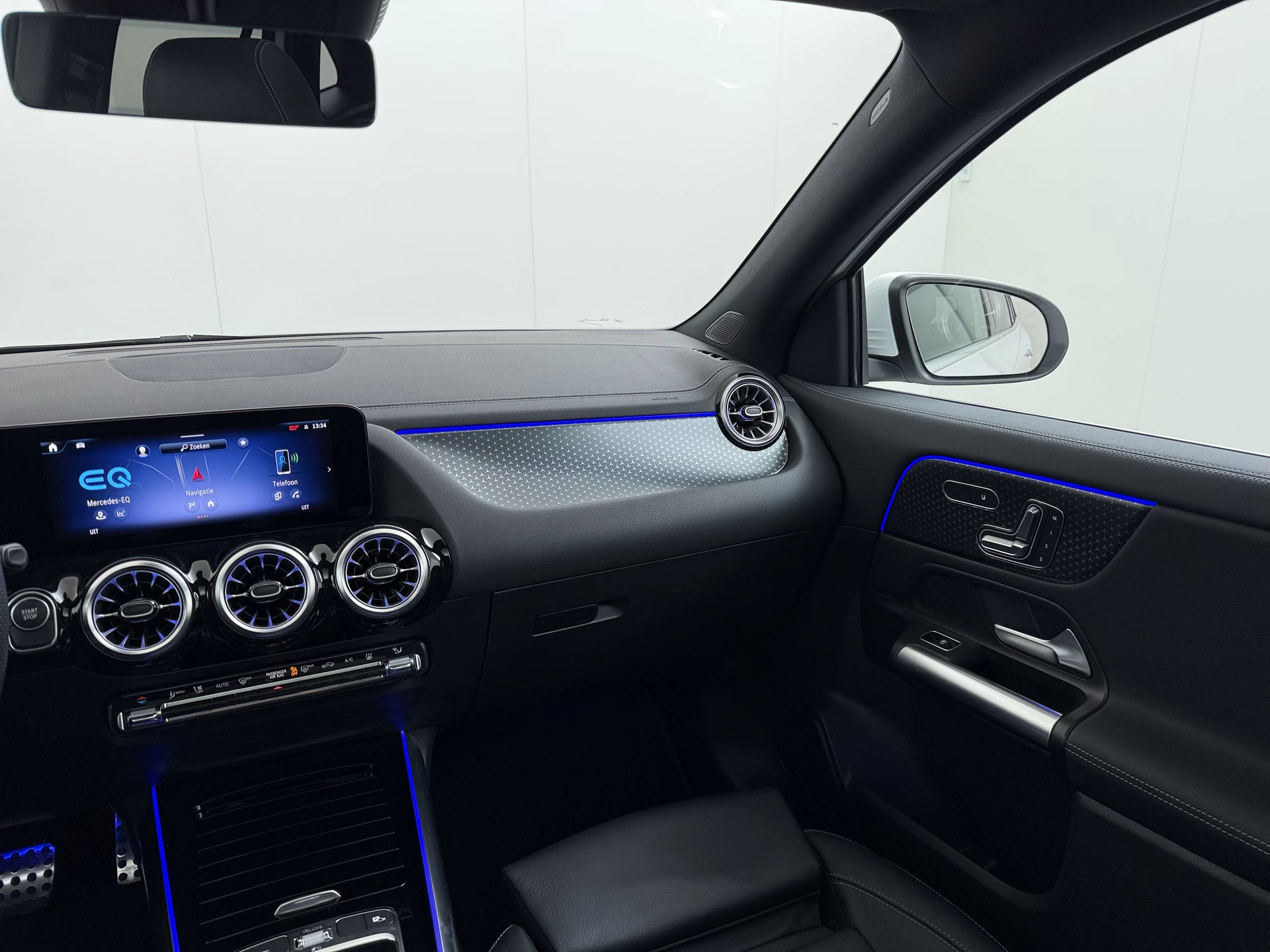 Hoofdafbeelding Mercedes-Benz EQA