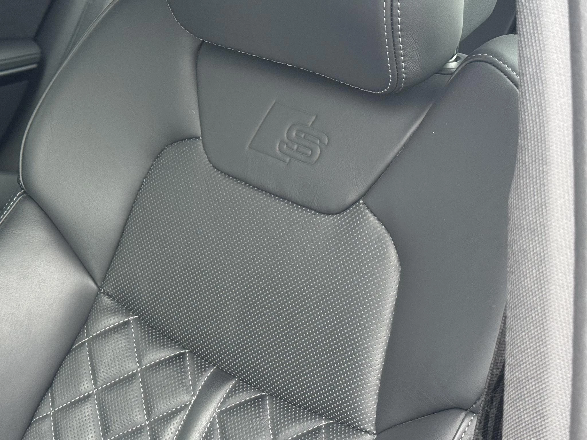 Hoofdafbeelding Audi A8