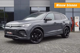 Hoofdafbeelding Volkswagen Tiguan Volkswagen Tiguan 1.5 eTSI DSG R-Line Black st 150pk /Leer/Panodak/Head-up/Harman Kardon/Trekh wekl/Navi Pro / 360gr Camera