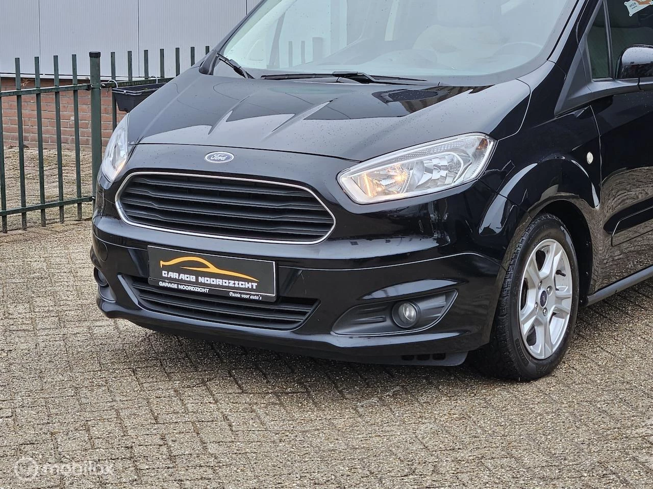 Hoofdafbeelding Ford Transit Courier
