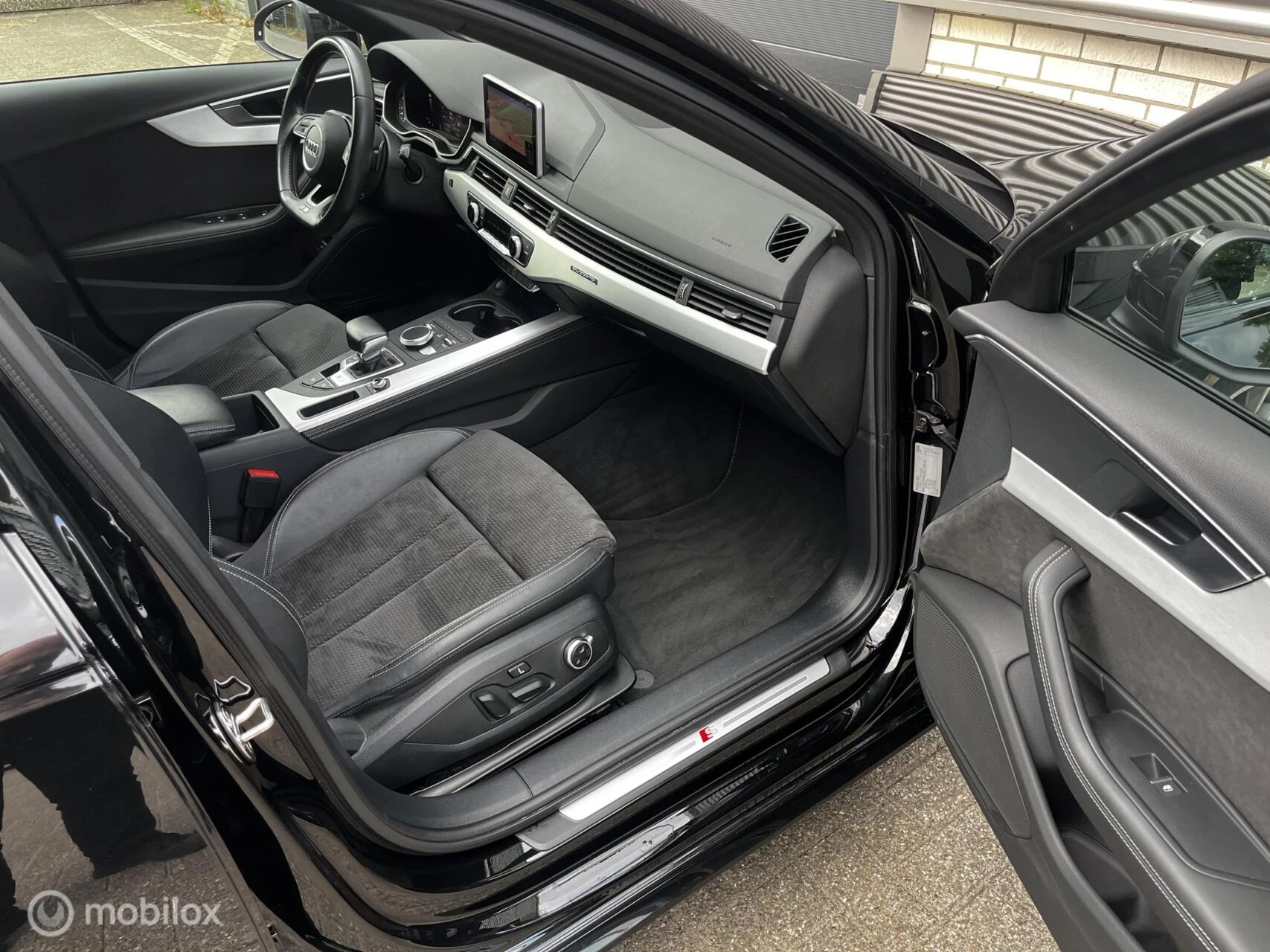 Hoofdafbeelding Audi S4