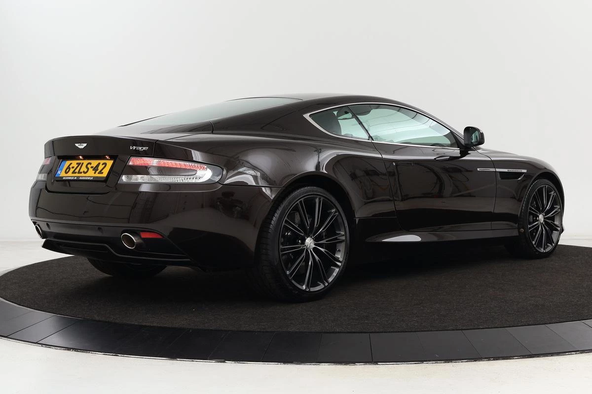 Hoofdafbeelding Aston Martin V12 Virage