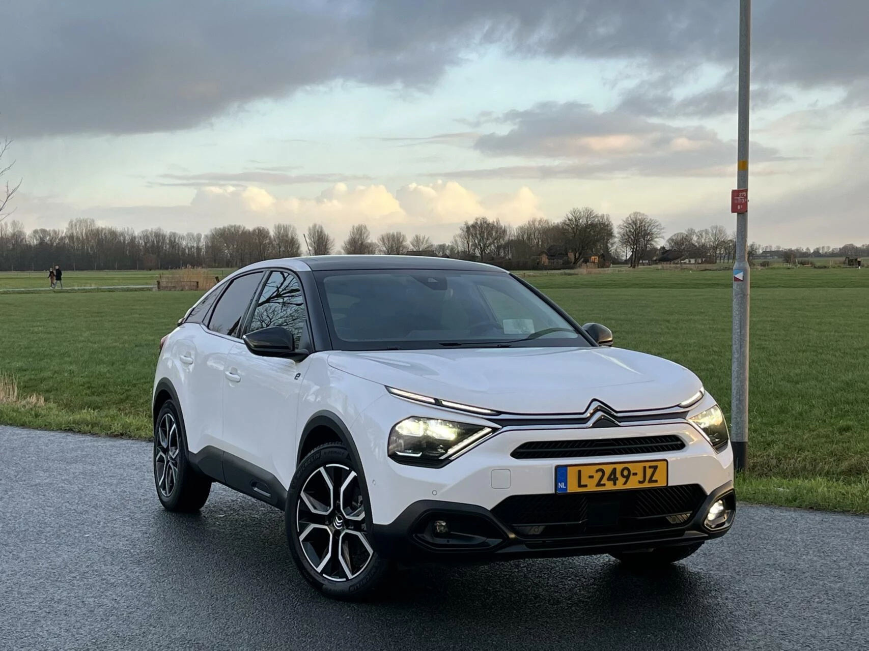 Hoofdafbeelding Citroën ë-C4