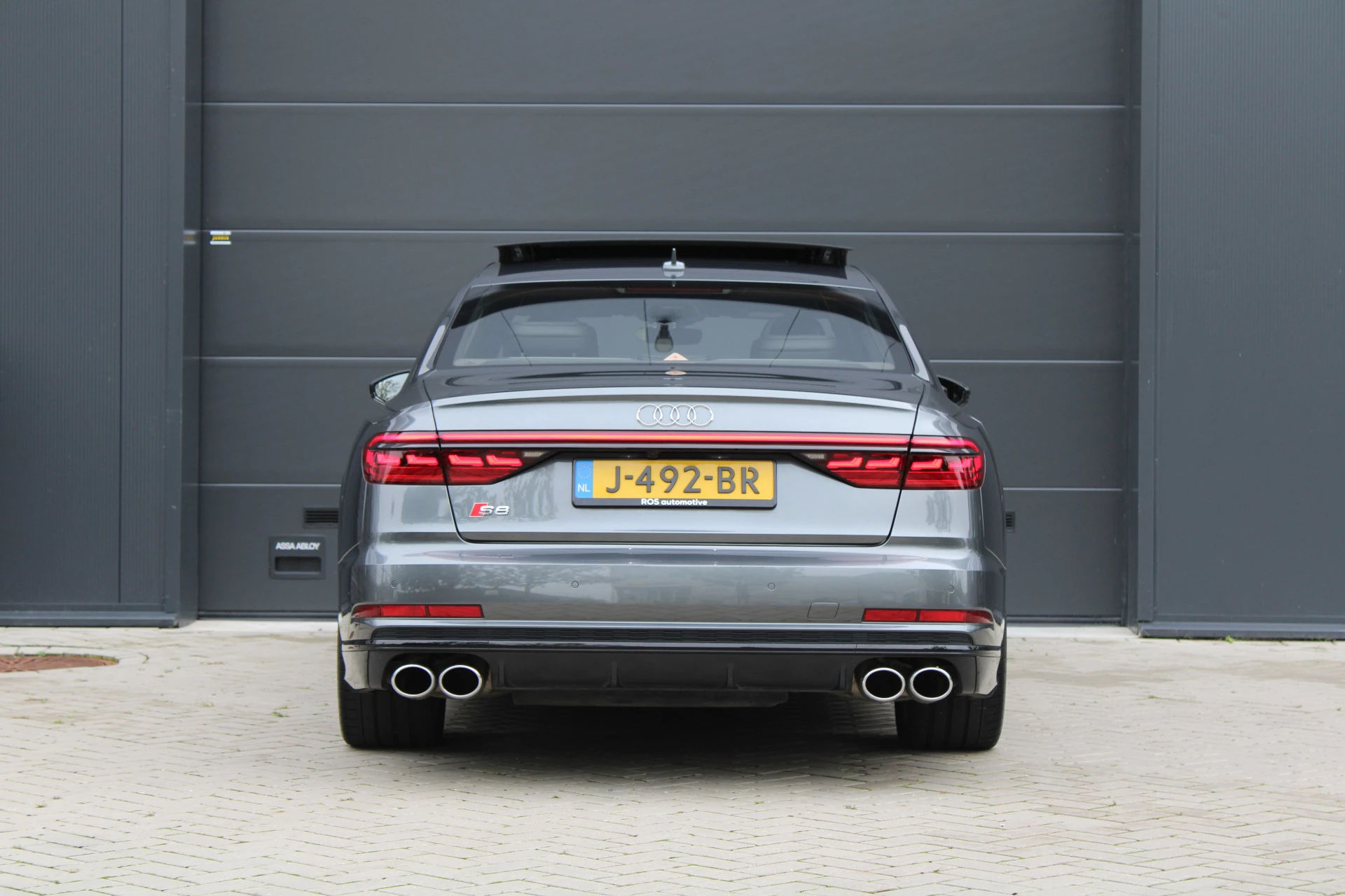 Hoofdafbeelding Audi S8